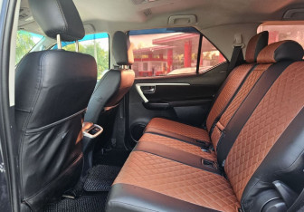 Подержанный автомобиль Toyota Fortuner 2017 года (8 фото)