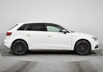 Подержанный автомобиль Audi A3 Hatchback 2013 года (4 фото)