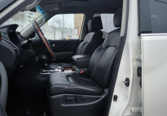 Подержанный автомобиль Infiniti QX80 2017 года (17 фото)