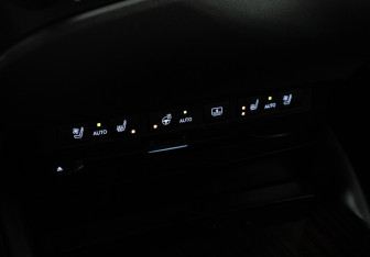 Подержанный автомобиль Lexus ES 2018 года (18 фото)