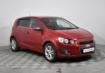 Подержанный автомобиль Chevrolet Aveo Hatchback 2013 года (3 фото)