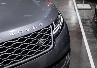 Подержанный автомобиль Land Rover Range Rover Velar 2021 года (6 фото)