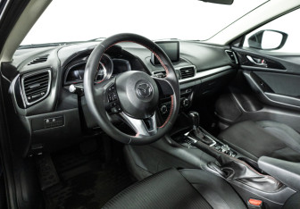 Подержанный автомобиль Mazda 3 Hatchback 2014 года (11 фото)