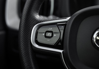 Подержанный автомобиль Volvo XC60 2018 года (14 фото)