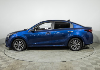 Подержанный автомобиль Kia Rio Sedan 2021 года (8 фото)