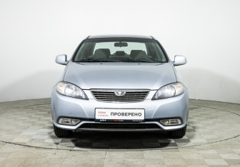Подержанный автомобиль Daewoo Gentra Sedan 2014 года (2 фото)