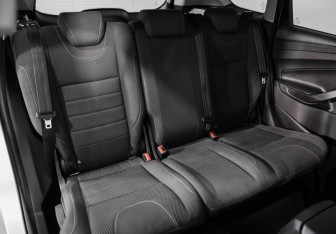 Подержанный автомобиль Ford Kuga 2014 года (20 фото)