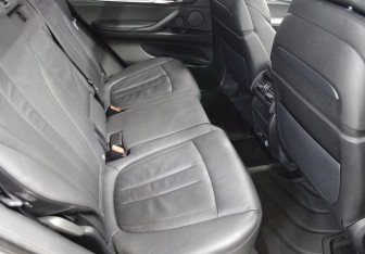 Подержанный автомобиль BMW X5 2015 года (13 фото)