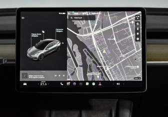 Подержанный автомобиль Tesla Model 3 2023 года (25 фото)