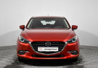 Подержанный автомобиль Mazda 3 Hatchback 2018 года (2 фото)