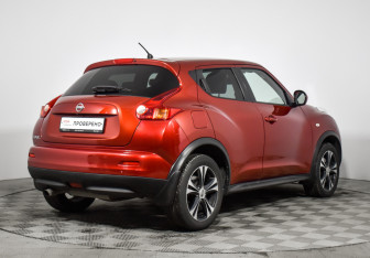 Подержанный автомобиль Nissan Juke 2011 года (5 фото)