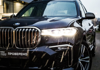 Подержанный автомобиль BMW X7 2019 года (2 фото)