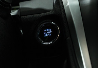 Подержанный автомобиль Toyota Camry Sedan 2016 года (18 фото)