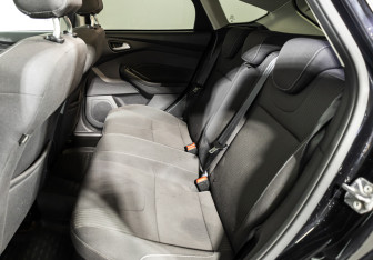 Подержанный автомобиль Ford Focus Hatchback 2014 года (10 фото)