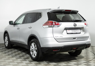 Подержанный автомобиль Nissan X-Trail 2017 года (7 фото)