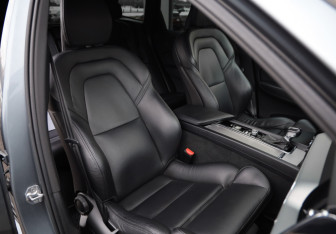 Подержанный автомобиль Volvo XC60 2018 года (22 фото)