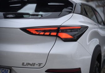 Подержанный автомобиль Changan UNI-T 2023 года (13 фото)