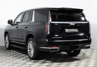 Подержанный автомобиль Cadillac Escalade Suv 2021 года (7 фото)