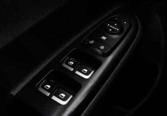 Подержанный автомобиль Kia Rio Sedan 2017 года (15 фото)