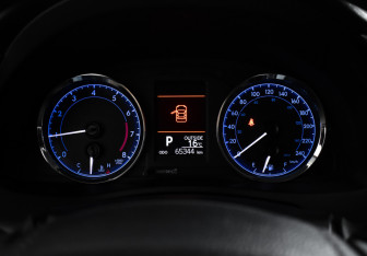 Подержанный автомобиль Toyota Corolla Sedan 2019 года (18 фото)