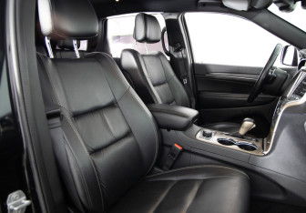 Подержанный автомобиль Jeep Grand Cherokee 2016 года (12 фото)