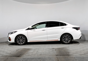Подержанный автомобиль Omoda S5 2023 года (8 фото)