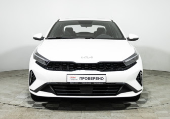 Подержанный автомобиль Kia K3 Sedan 2023 года (2 фото)