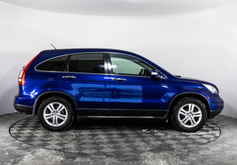 Подержанный автомобиль Honda CR-V 2011 года (4 фото)