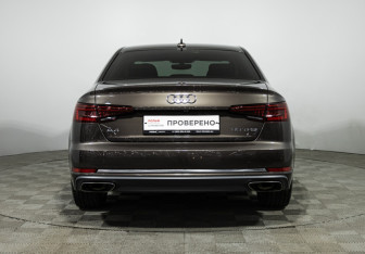 Подержанный автомобиль Audi A4 Sedan 2019 года (6 фото)