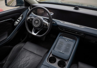 Подержанный автомобиль Voyah Free 2023 года (12 фото)