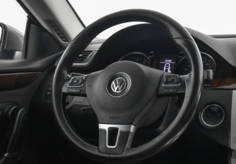Подержанный автомобиль Volkswagen Passat CC 2011 года (14 фото)