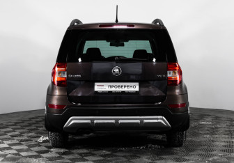 Подержанный автомобиль Skoda Yeti 2014 года (6 фото)