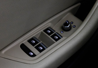 Подержанный автомобиль Audi A4 Sedan 2017 года (21 фото)