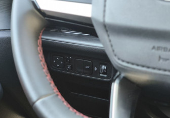 Подержанный автомобиль Changan UNI-S 2024 года (20 фото)