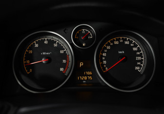 Подержанный автомобиль Opel Astra Hatchback 2006 года (12 фото)