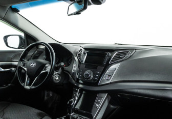 Подержанный автомобиль Hyundai i40 Sedan 2015 года (9 фото)