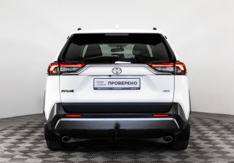 Подержанный автомобиль Toyota RAV4 2019 года (6 фото)