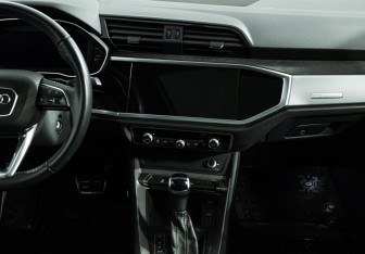 Подержанный автомобиль Audi Q3 2020 года (14 фото)