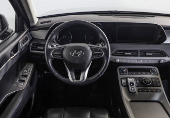 Подержанный автомобиль Hyundai Palisade 2022 года (11 фото)