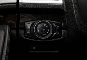 Подержанный автомобиль Ford Explorer 2012 года (19 фото)
