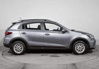 Подержанный автомобиль Kia Rio Hatchback 2021 года (4 фото)