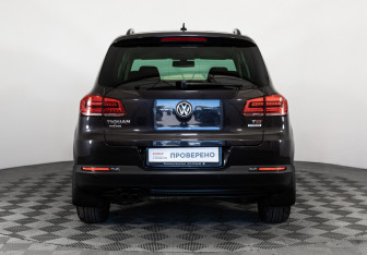 Подержанный автомобиль Volkswagen Tiguan 2015 года (6 фото)