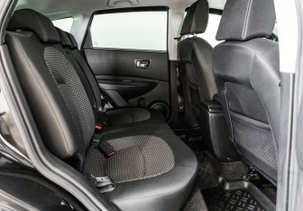 Подержанный автомобиль Nissan Qashqai 2009 года (16 фото)
