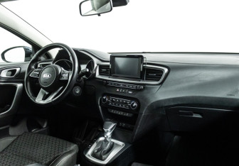 Подержанный автомобиль Kia Ceed Wagon 2019 года (9 фото)