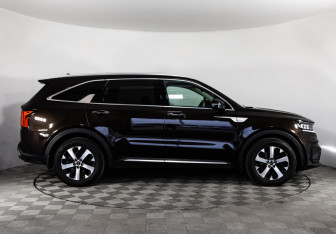 Подержанный автомобиль Kia Sorento 2021 года (4 фото)