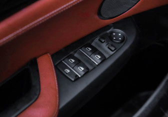 Подержанный автомобиль BMW X3 2012 года (25 фото)