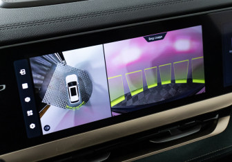 Подержанный автомобиль Geely Monjaro 2023 года (16 фото)