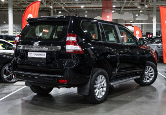 Подержанный автомобиль Toyota Land Cruiser Prado 2013 года (5 фото)