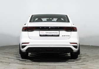 Подержанный автомобиль Geely Emgrand 2023 года (6 фото)