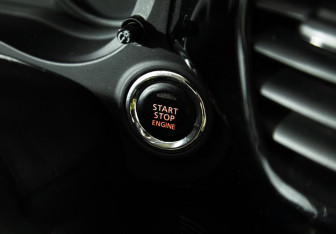 Подержанный автомобиль Mitsubishi Outlander 2019 года (16 фото)